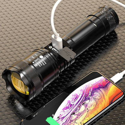 La lampe torche la plus puissante que vous posséderez